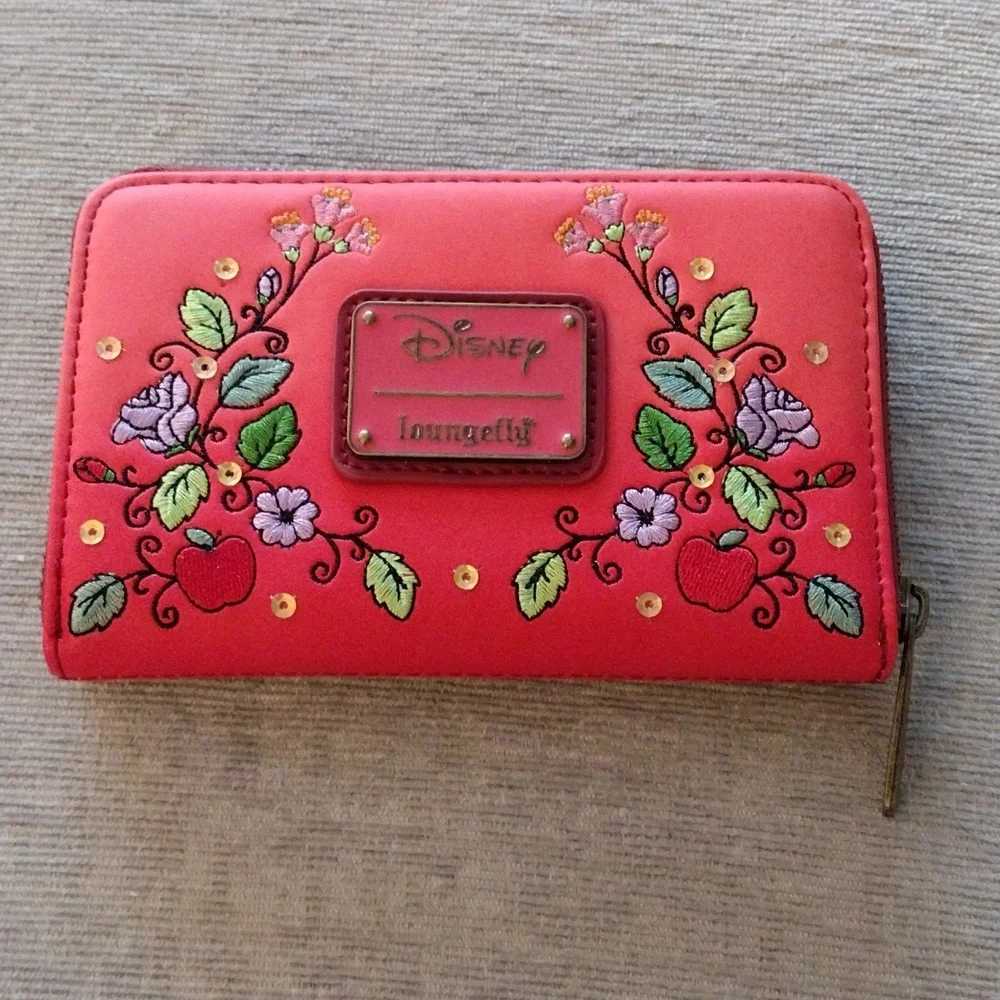 Loungefly Disney Snow White Wallet NWOT - Picture 2 of 7